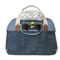Sacoche Arrière Basil Boheme Bleu Indigo 18l -Magasin De Vélos basil boheme carry all bag single bike bag 18 lite 3
