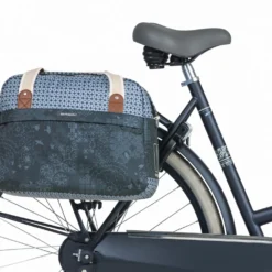 Sacoche Arrière Basil Boheme Bleu Indigo 18l -Magasin De Vélos basil boheme carry all bag single bike bag 18 lite 5