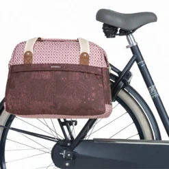 Sacoche Arrière Basil Boheme Rouge 18l -Magasin De Vélos basil boheme carry all single bike bag 18l red 5
