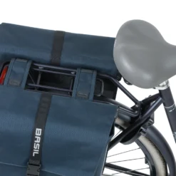 Sacoches Basil Bleues Imperméable 35l -Magasin De Vélos basil forte double bicycle bag 35 liter blue black 4