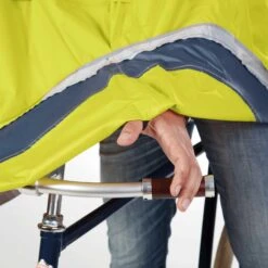 Tucano Urbano Cape De Pluie Vélo Garibaldina -Magasin De Vélos cape de pluie garibaldina jaune fluo fixation guidon