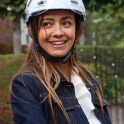 Casque Avec Visière Et Lumineux Phenix -Magasin De Vélos casque velo connecte visiere phenix helmet femme