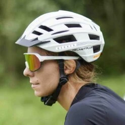 EOS Helmet Bluetooth Lumineux 16 EOS Helmet Bluetooth Lumineux -Magasin De Vélos casque velo musique bluetooth audio lumineux porte femme