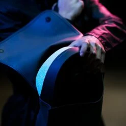 Closca Helmet Loop Reflective -Magasin De Vélos mesa de trabajo 10 1000x1000 1