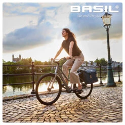 Sacoche Vélo Fantaisie Basil élégance MIK -Magasin De Vélos sacoche velo femme basil elegance bleu grand volume