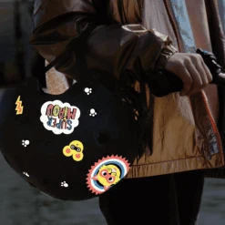 Autocollants Déco Casque Vélo Enfant - Super Miaou -Magasin De Vélos stickers personnalisation casque velo enfant chat rainette