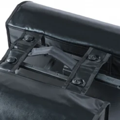 Sacoches Basil Urban Load Imperméable 53 L -Magasin De Vélos systeme attache sacoche basil urban load porte bagages velo copie